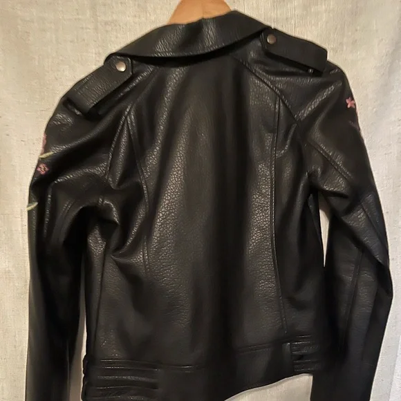 BB Dakota Baxley Faux Leather Floral Embroidered Biker Jacket Size S - Picture 6 of 9